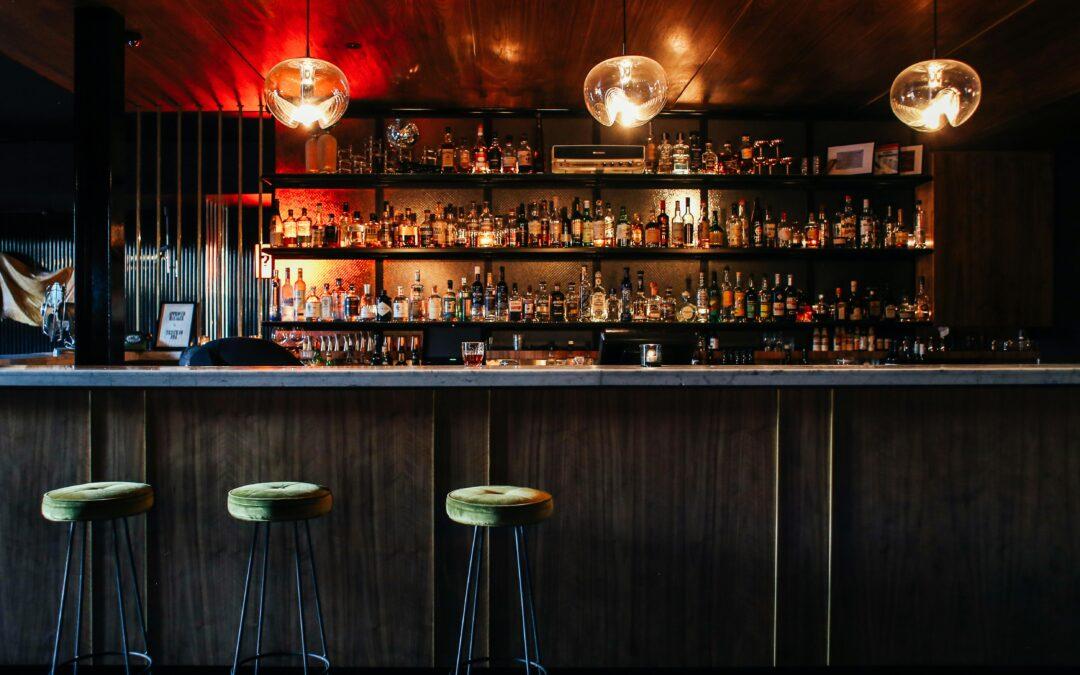 ¿Cuánto cuesta abrir un bar en España? Desglose de inversión y consejos clave