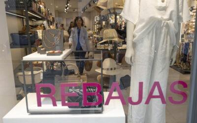 Las rebajas de enero generarán más de 2.800 contratos en Granada, un 17,6% más que en 2024