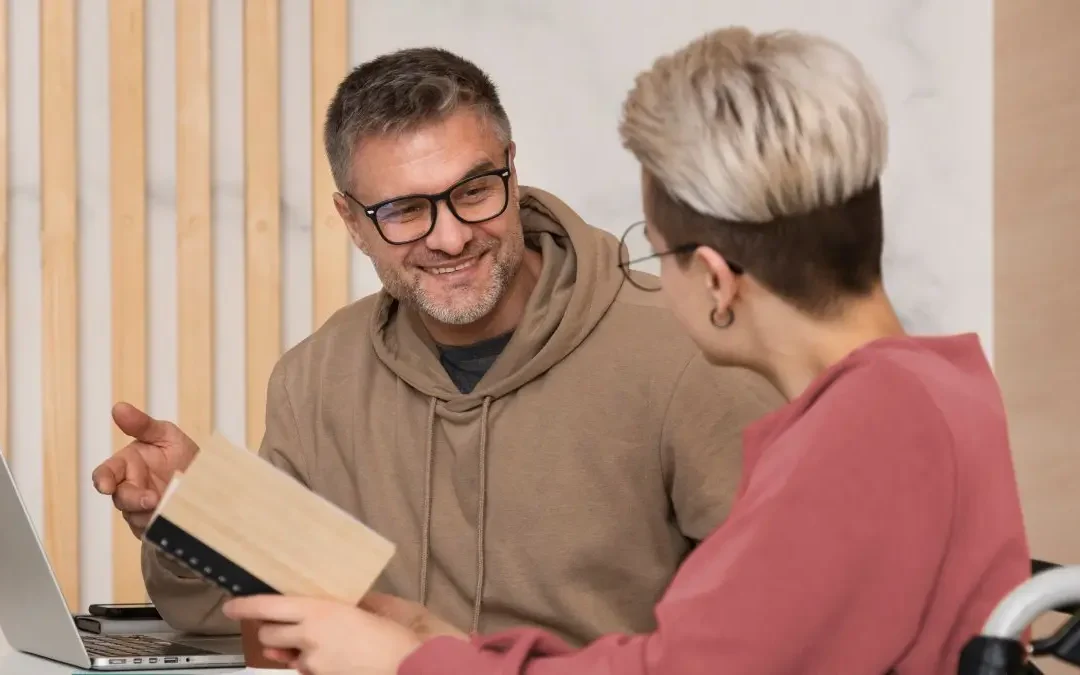 Guía de la Seguridad Social con los incentivos que pueden solicitar los autónomos cuando contratan